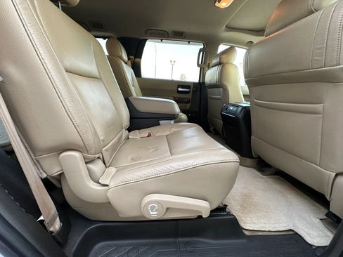 Used 2008 Toyota Sequoia Platinum RWD image 18