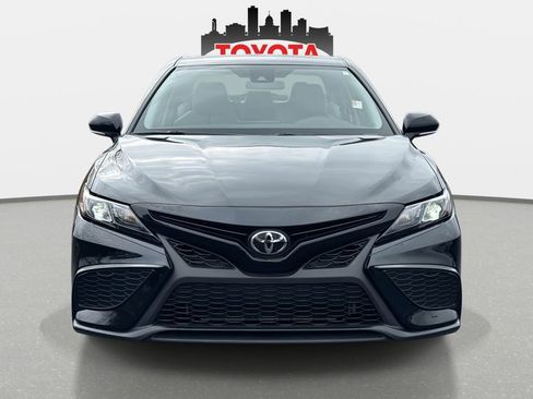 Used 2024 Toyota Camry SE image 19