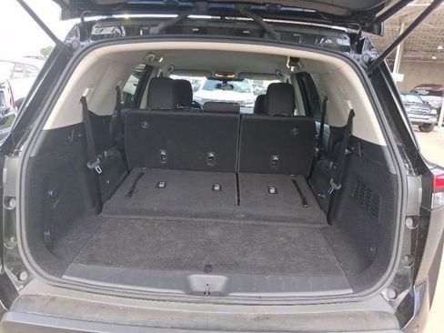 Used 2022 Nissan Pathfinder SV FWD image 10