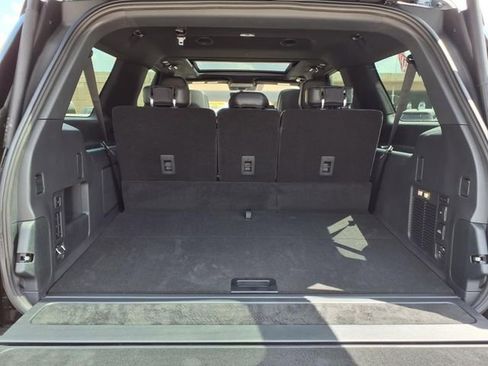 New 2025 Lincoln Navigator L Reserve w/ Jet Appearance Package AWD/4WD image 16