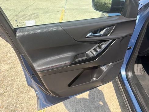 Used 2025 Chevrolet Equinox RS w/ Convenience Package III FWD image 16