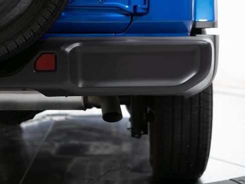 Used 2024 Jeep Wrangler Sahara image 33