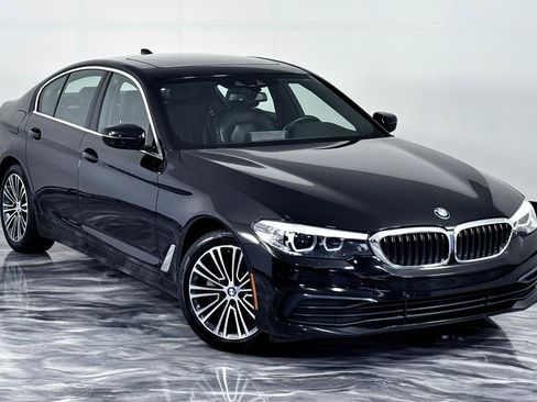 Used 2019 BMW 530i xDrive w/ Convenience Package AWD/4WD image 3