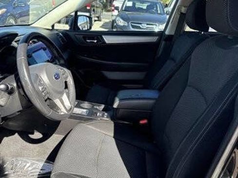Used 2017 Subaru Outback 2.5i Premium AWD/4WD image 12