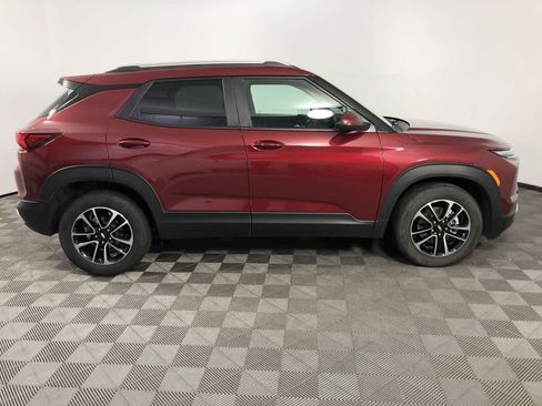 Used 2025 Chevrolet TrailBlazer LT image 9