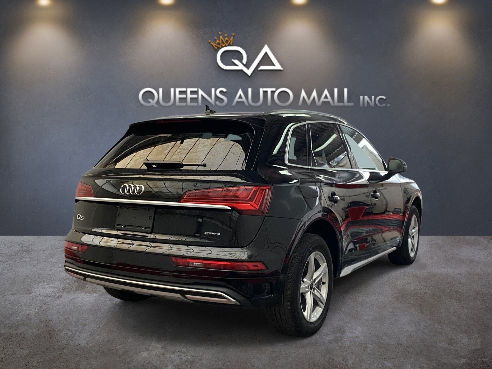 Used 2023 Audi Q5 2.0T Premium w/ Convenience Package AWD/4WD image 6