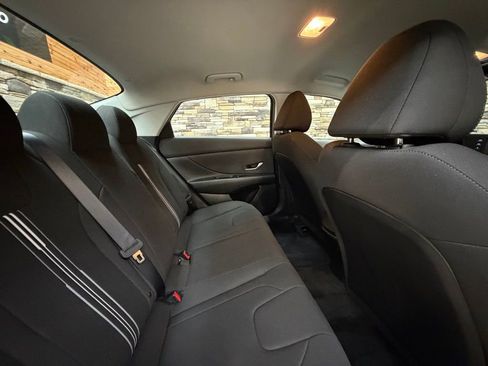 Used 2023 Hyundai Elantra SEL image 27