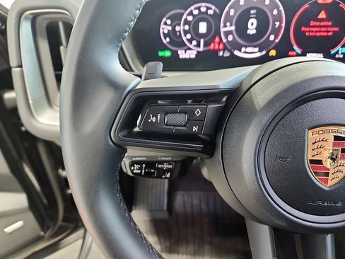 Certified 2026 Porsche Cayenne AWD/4WD image 21