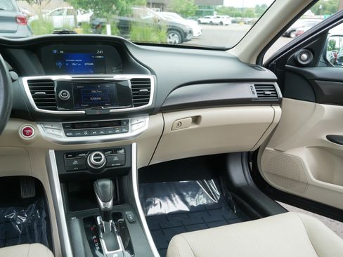 Used 2015 Honda Accord Touring image 22