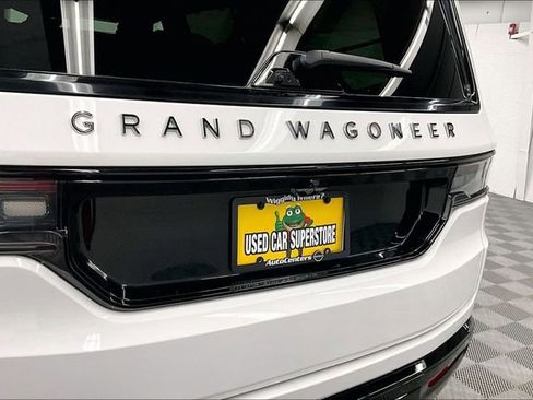 Used 2024 Jeep Grand Wagoneer Series III w/ Quick Order Packagew 28T AWD/4WD image 9