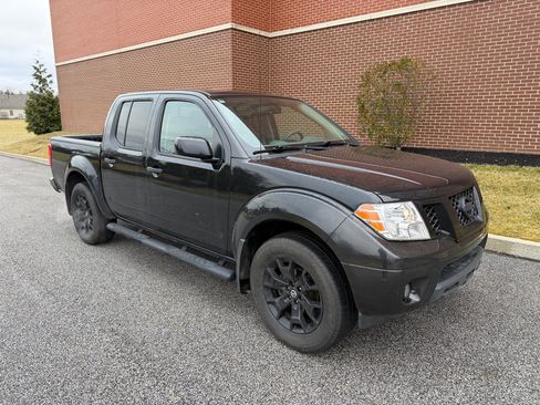 Used 2020 Nissan Frontier SV w/ Midnight Edition Floor Mats image 15