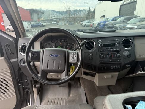 Used 2010 Ford F250 XLT image 10