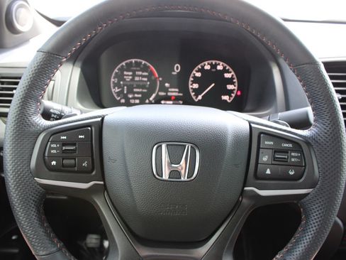 Used 2025 Honda Ridgeline TrailSport image 12