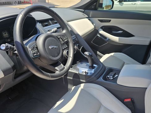 Used 2018 Jaguar E-PACE SE image 25