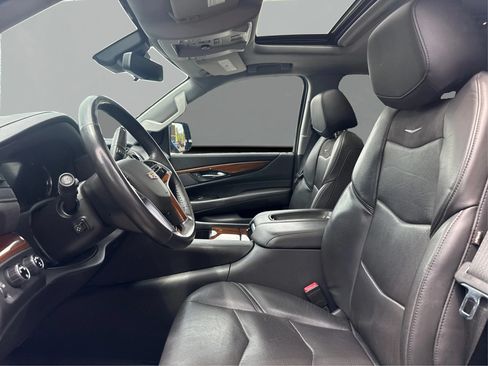 Used 2020 Cadillac Escalade Luxury AWD/4WD image 9