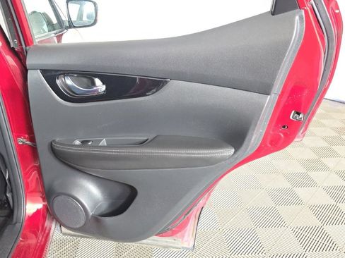 Used 2021 Nissan Rogue Sport SV AWD/4WD image 36