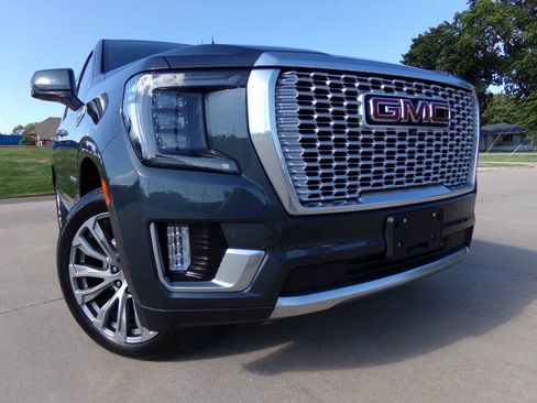 Used 2021 GMC Yukon Denali w/ Denali Ultimate Package AWD/4WD image 6