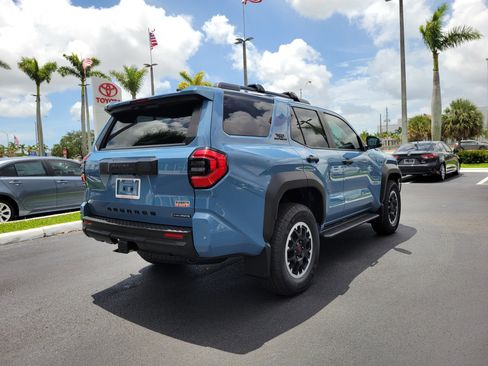 Used 2025 Toyota 4Runner 4WD image 11