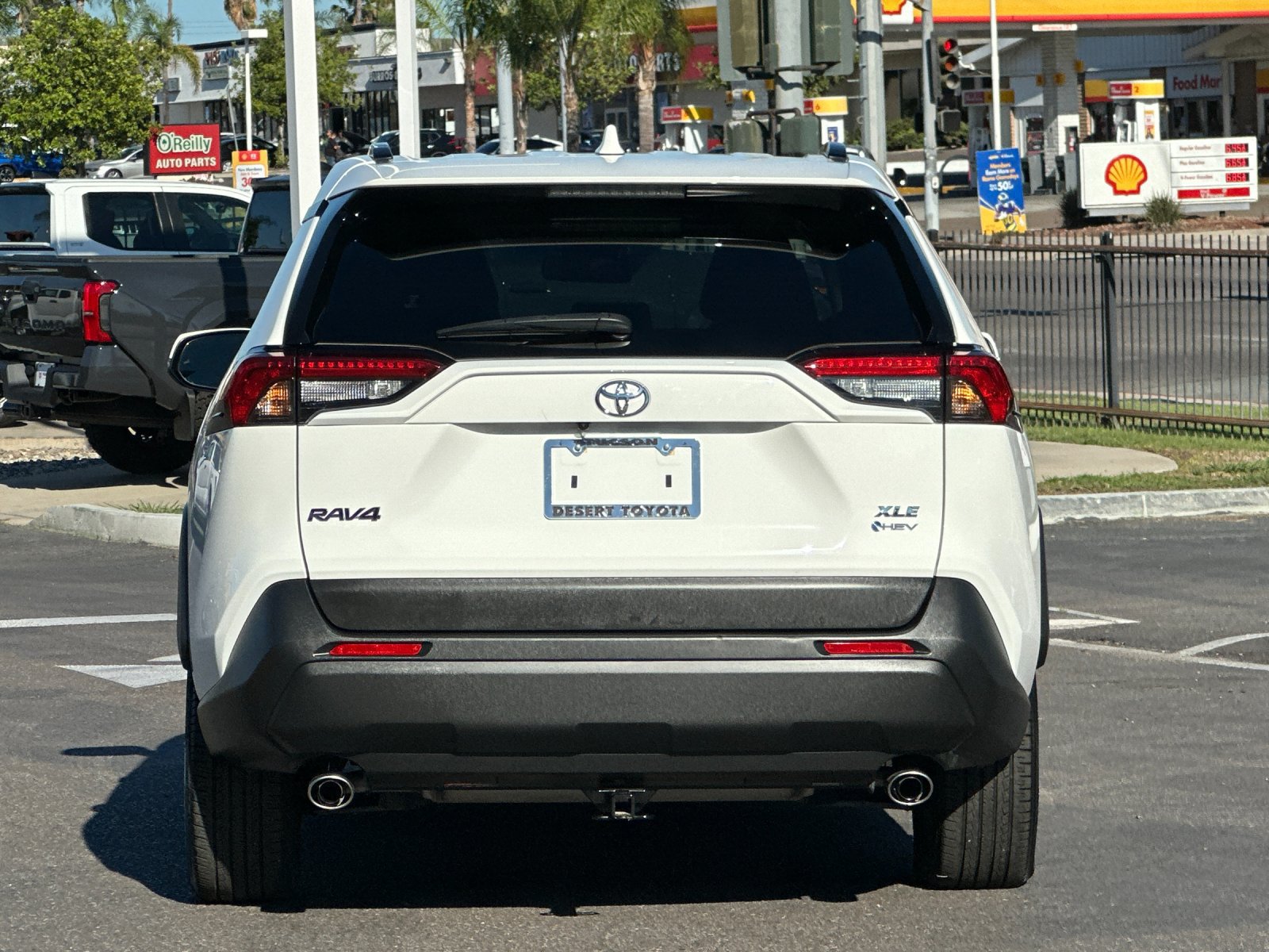 Used 2025 Toyota RAV4 XLE AWD/4WD image 4