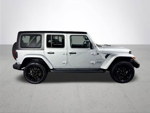 Used 2023 Jeep Wrangler Unlimited Sahara w/ Cold Weather Group AWD/4WD image 5