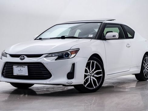 Used 2014 Scion tC image 1