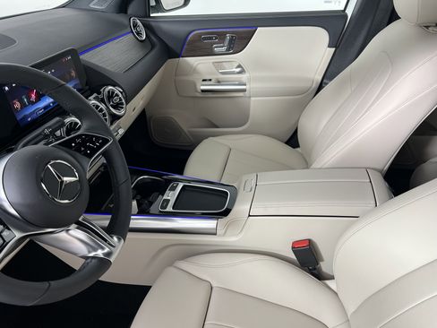 New 2026 Mercedes-Benz GLA 250 4MATIC image 4