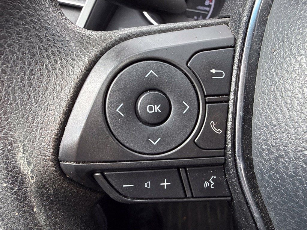 Used 2018 Toyota Camry LE FWD image 21