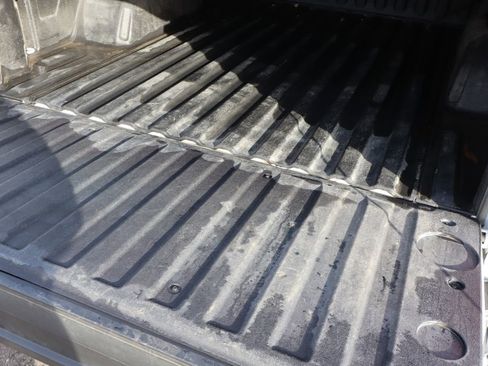 Used 2022 Chevrolet Silverado 1500 LT image 33