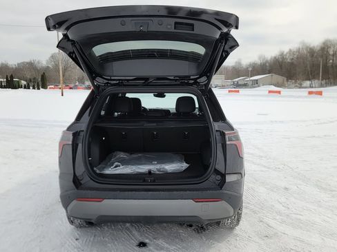 New 2026 Chevrolet Equinox LT w/ Convenience Package II image 11