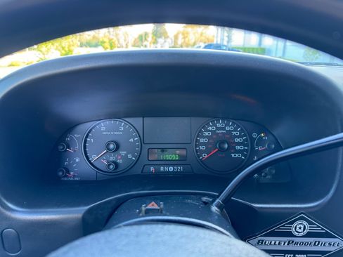 Used 2005 Ford F350 4x4 Regular Cab DRW Super Duty image 9