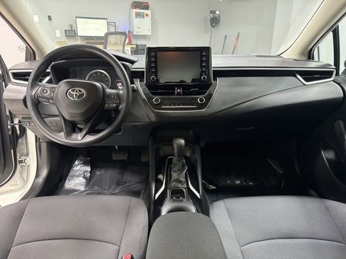 Used 2020 Toyota Corolla LE image 17
