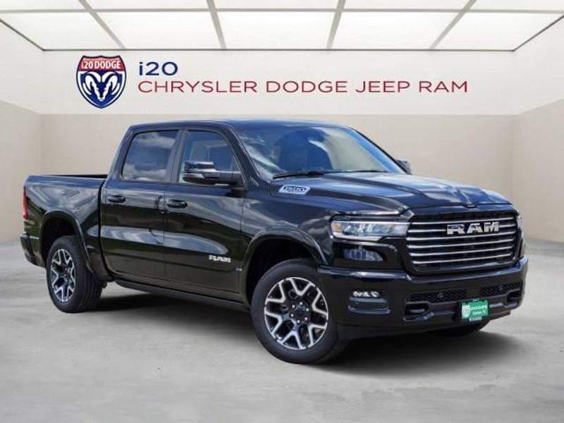 Used 2025 RAM 1500 Laramie AWD/4WD image 1