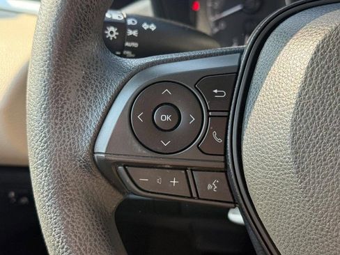 Used 2020 Toyota Corolla LE FWD image 20