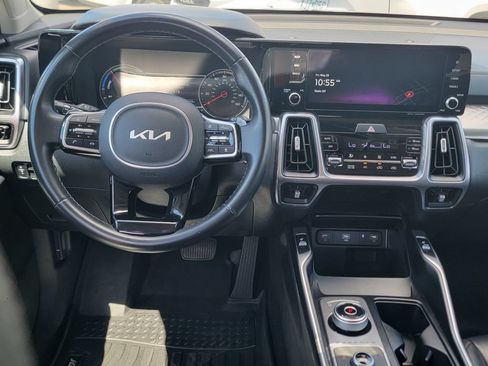 Used 2023 Kia Sorento EX AWD/4WD image 18