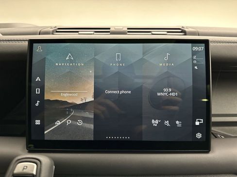 Used 2024 Land Rover Defender 110 X image 19