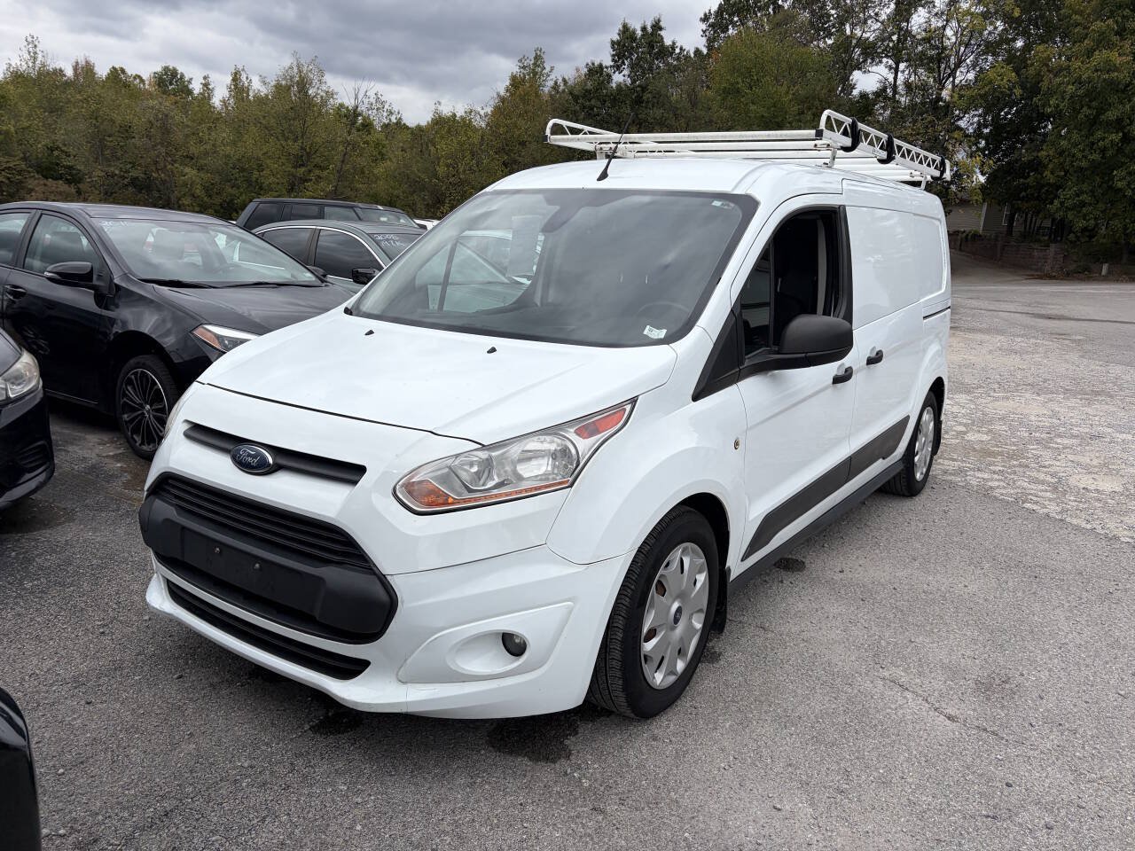 Used 2017 Ford Transit Connect XLT FWD image 2