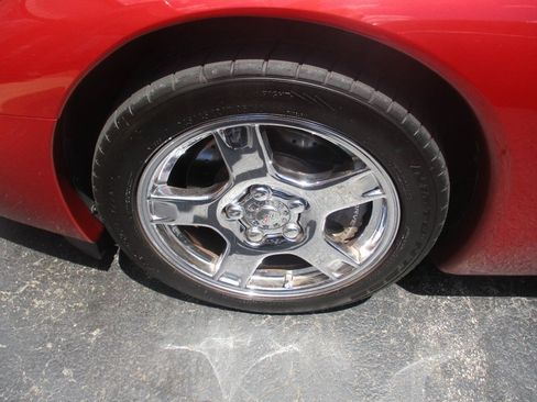 Used 1997 Chevrolet Corvette Coupe w/ Memory Pkg RWD image 33