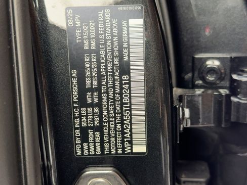 Certified 2026 Porsche Macan AWD/4WD image 21