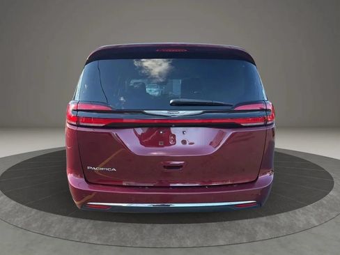 Used 2021 Chrysler Pacifica Touring-L FWD image 6