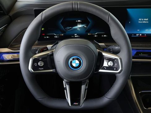 New 2026 BMW i7 xDrive60 w/ Executive Package image 15