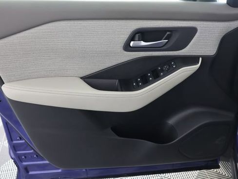 Used 2022 Nissan Rogue SV image 24