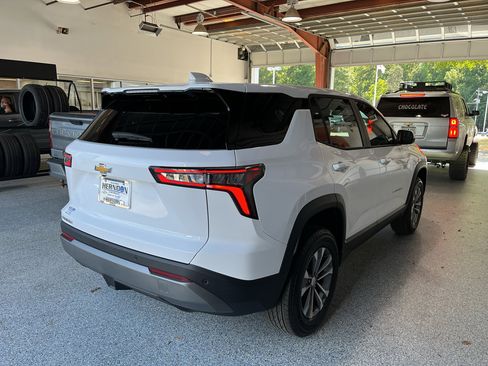 New 2026 Chevrolet Equinox LT FWD image 10