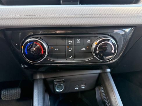 Used 2025 Chevrolet TrailBlazer LT image 19