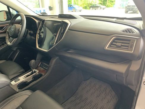 Used 2025 Subaru Ascent Touring AWD/4WD image 24
