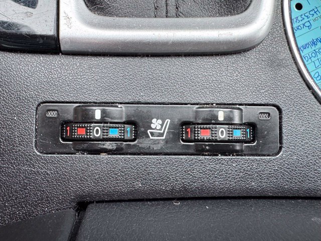 Used 2017 Toyota Highlander Limited AWD/4WD image 23