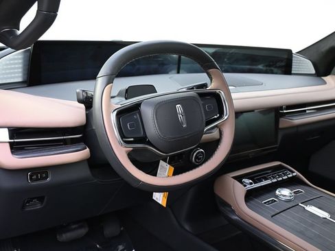 New 2026 Lincoln Navigator Black Label AWD/4WD image 11