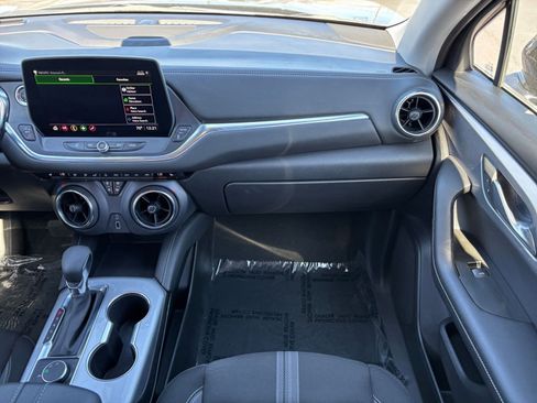 Used 2025 Chevrolet Blazer LT image 36