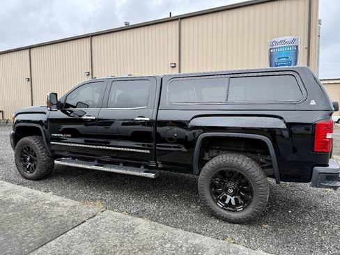 Used 2019 GMC Sierra 3500 Denali w/ Suspension Package, Off-Road AWD/4WD image 3