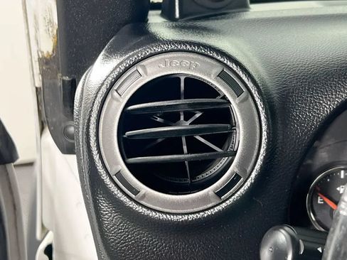 Used 2013 Jeep Wrangler Unlimited Sport AWD/4WD image 11