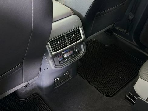 Used 2025 Volkswagen Atlas Peak Edition SE AWD/4WD image 25